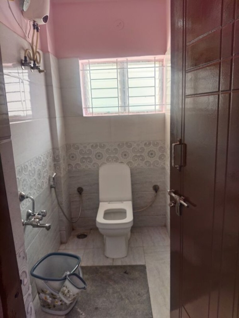 Bathroom, sri-sai-residency-kadubeesanahalli 1 Bedroom 550 Sq.Ft. Apartment In Kadubeesanahalli Bangalore 10335311