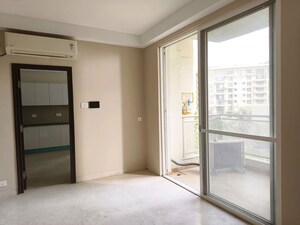 Room in 3 BHK Apartment at Assotech Blith, Sector 99 – for Sale