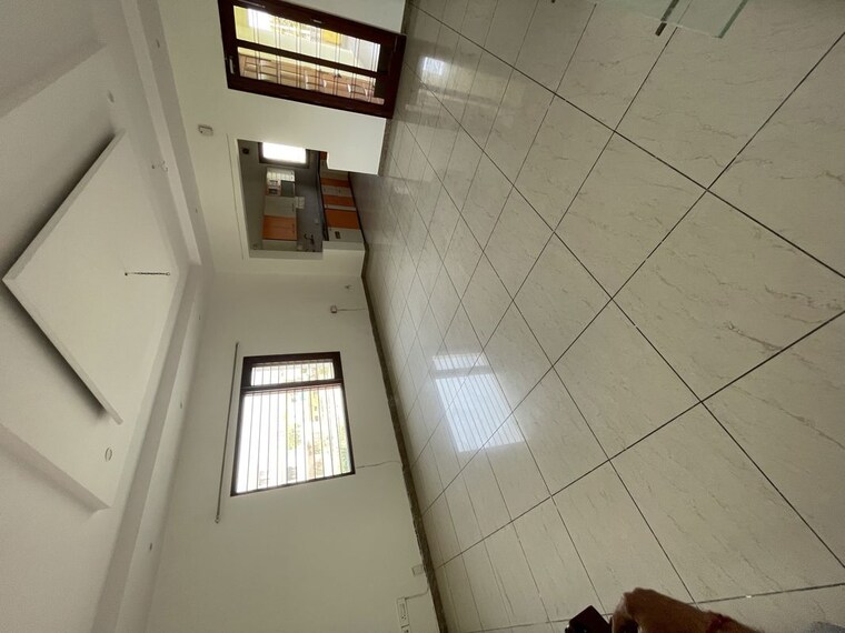 Balcony, sector 21d 3 Bedroom 350 Sq.Yd. Builder Floor In Sector 21d Faridabad 10335331