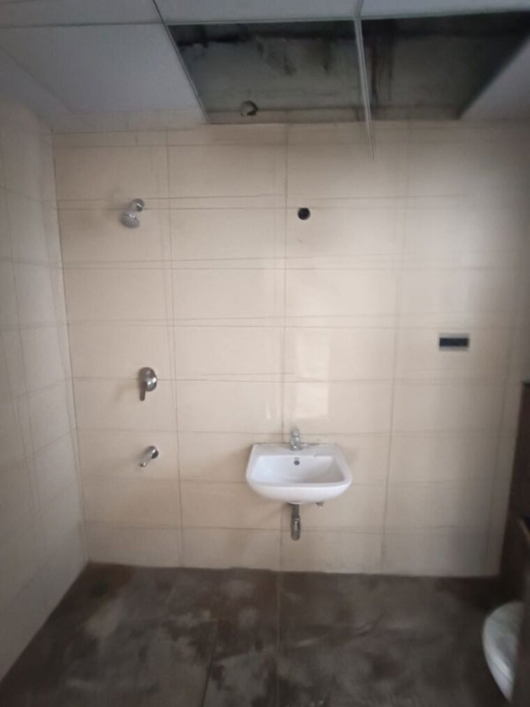 Bathroom, candeur-crescent 3 Bedroom 1878 Sq.Ft. Apartment In Serilingampally Hyderabad 10332853