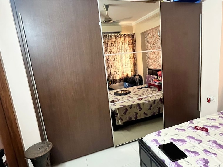 Bedroom, tulip-violet 4 Bedroom 2010 Sq.Ft. Apartment In Sector 69 Gurgaon 10335344