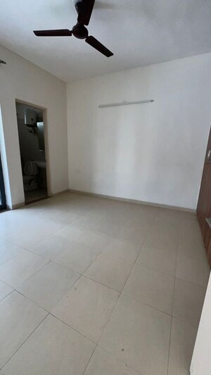 Room in 4 BHK Apartment at SS Linden, Sector 84 – for Rent