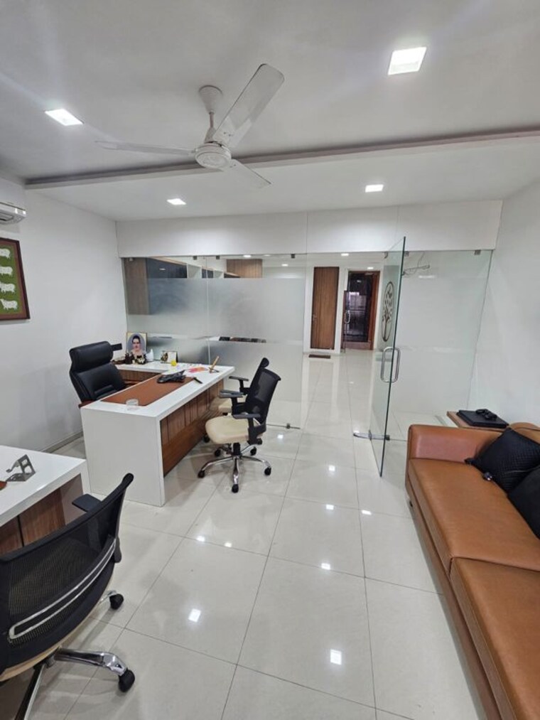 Team Area, ratnanjali-square Commercial Office Space 861 Sq.Ft. In Jodhpur Ahmedabad 10335389