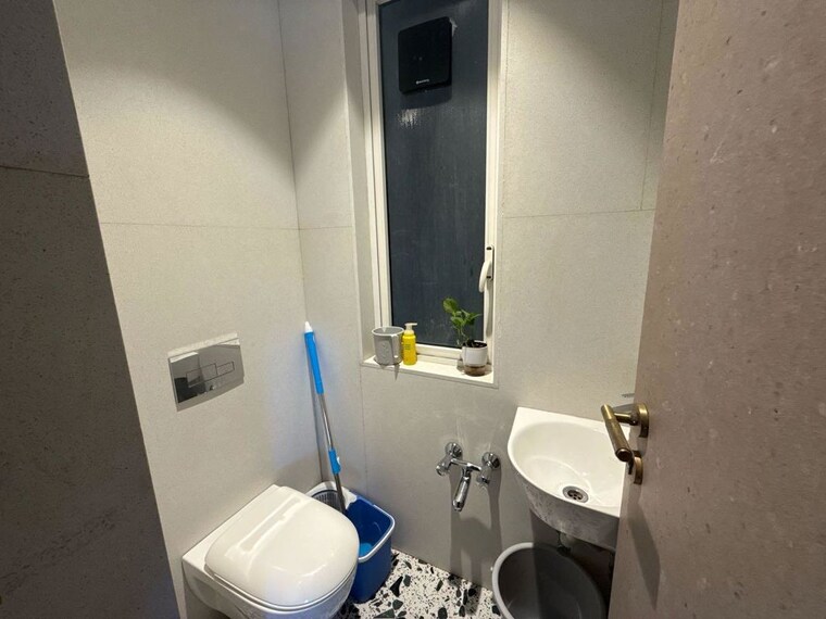 Bathroom, indiabulls-sky-forest 3 Bedroom 2516 Sq.Ft. Apartment In Lower Parel Mumbai 10335413