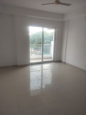 Room in 4 BHK Apartment at SS Linden, Sector 84 – for Rent