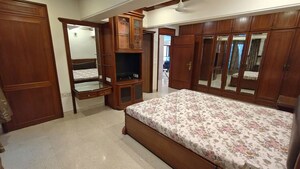 Bedroom in 4 BHK Apartment at Sarkar Tower, Mazgaon – for Rent