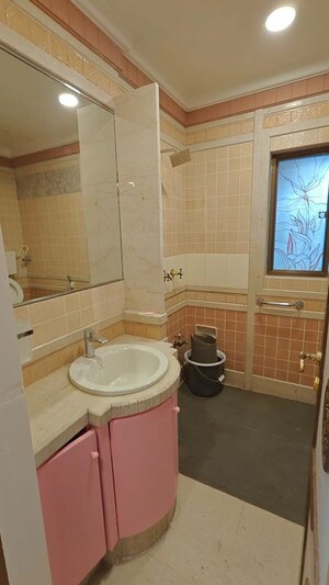 Bathroom in 4 BHK Apartment at Sarkar Tower, Mazgaon – for Rent