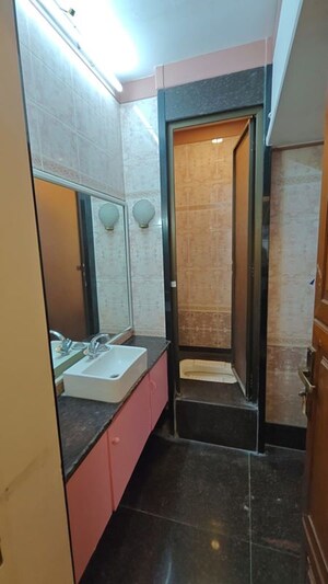 Team Area in 4 BHK Apartment at Sarkar Tower, Mazgaon – for Rent