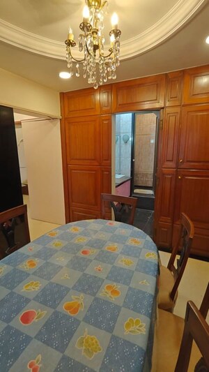 Bedroom in 4 BHK Apartment at Sarkar Tower, Mazgaon – for Rent