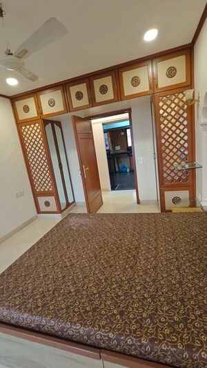 Bedroom in 4 BHK Apartment at Sarkar Tower, Mazgaon – for Rent