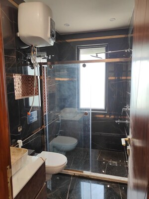 Furnished Amenities in 4 BHK Builder Floor at DLF City Phase IV, Dlf Phase iv – for Rent