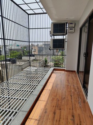 Balcony in 4 BHK Builder Floor at DLF City Phase IV, Dlf Phase iv – for Rent