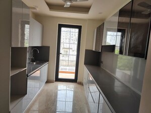 Kitchen in 4 BHK Builder Floor at DLF City Phase IV, Dlf Phase iv – for Rent