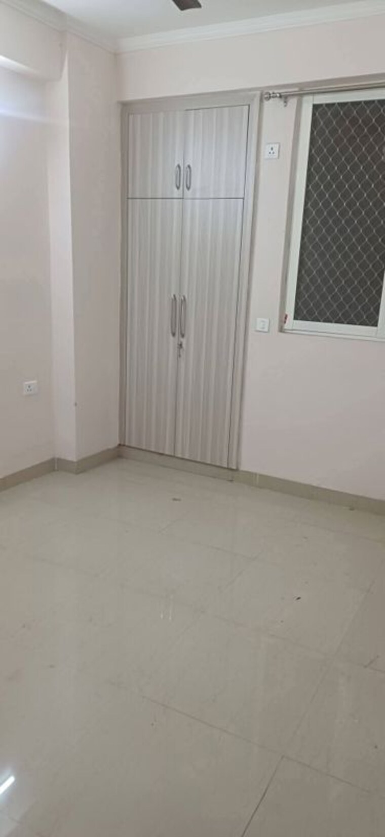 Room, amrapali-golf-homes 3 Bedroom 1595 Sq.Ft. Apartment In Sector 4 Greater Noida Greater Noida 9309283
