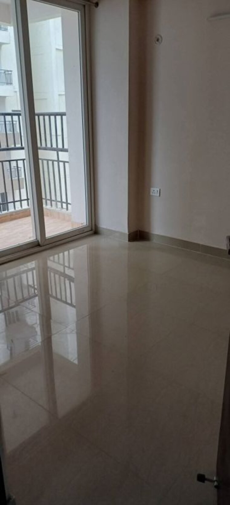 Room, amrapali-golf-homes 3 Bedroom 1595 Sq.Ft. Apartment In Sector 4 Greater Noida Greater Noida 9309283