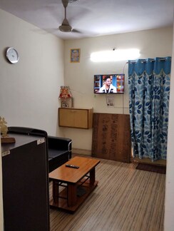 1.5 BHK + Servant Room,Study Room,Extra Room Apartment For Rent in GTB Enclave