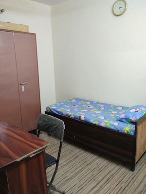Bedroom in 1.5 BHK Apartment at Gtb Enclave – for Rent