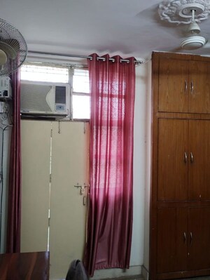 Furnished Amenities in 1.5 BHK Apartment at Gtb Enclave – for Rent