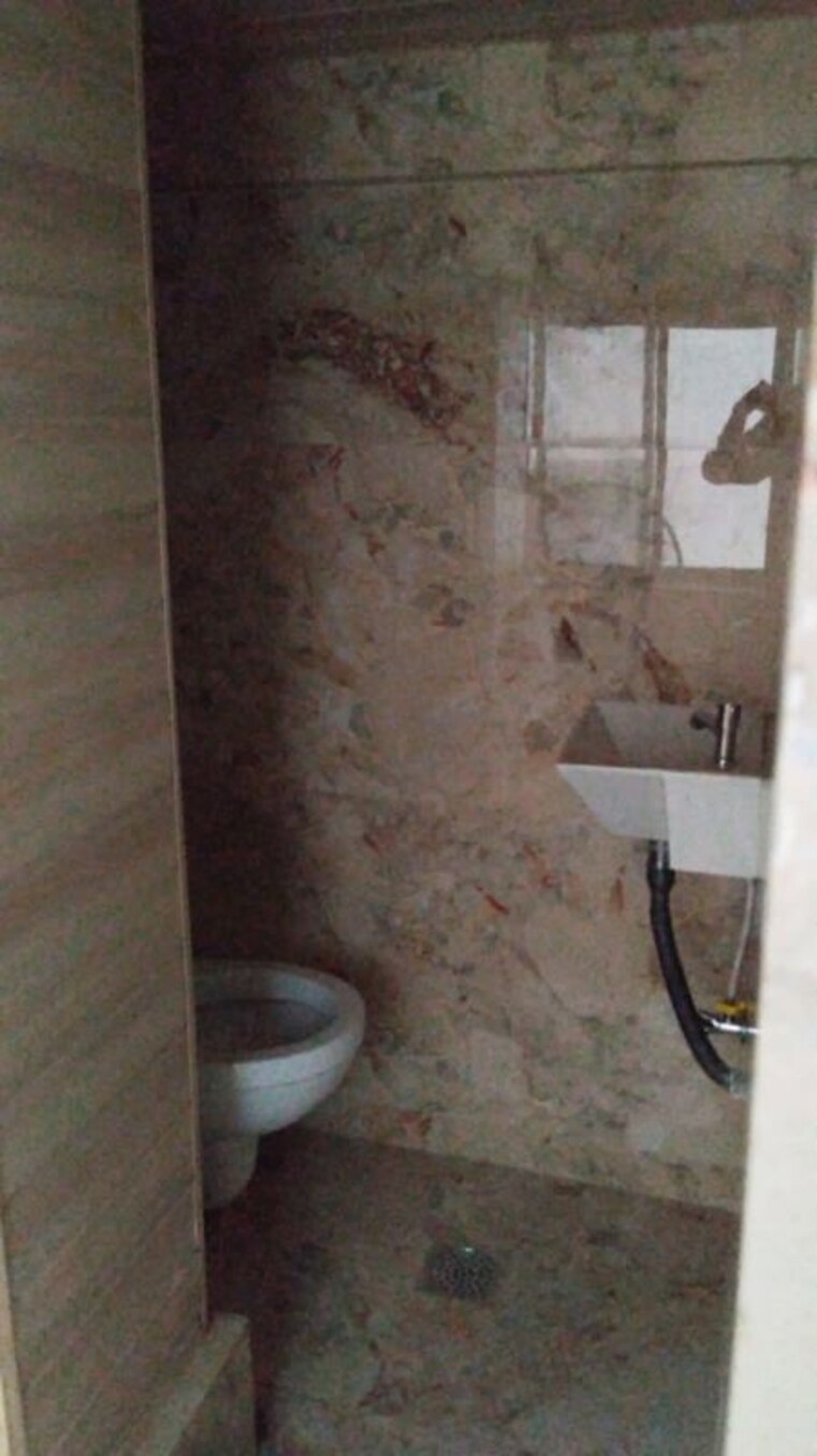 Bathroom, galaxy-aura 5 Bedroom 3000 Sq.Ft. Penthouse In Nerul Sector 6 Navi Mumbai 10335435
