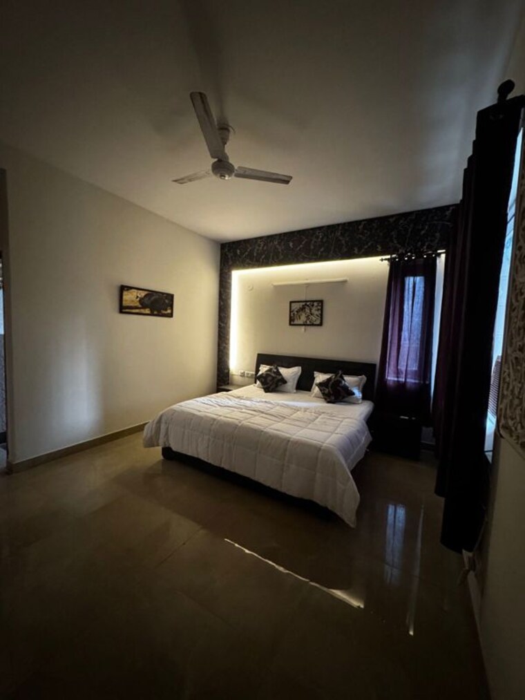 Bedroom, realtech-the-luxurium 2 Bedroom 360 Sq.Ft. Builder Floor In Sushant Lok I Gurgaon 10335439