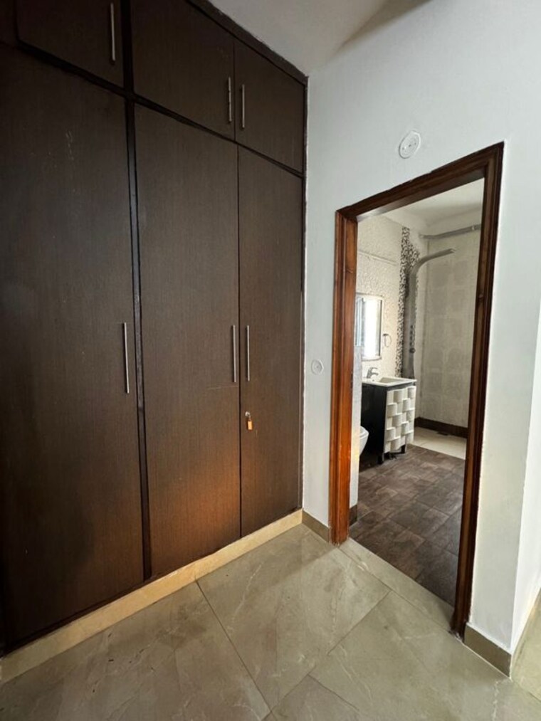 Bathroom, realtech-the-luxurium 2 Bedroom 360 Sq.Ft. Builder Floor In Sushant Lok I Gurgaon 10335439