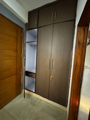 Furnished Amenities in 2 BHK Builder Floor at Realtech The Luxurium, Sushant Lok I – for Rent