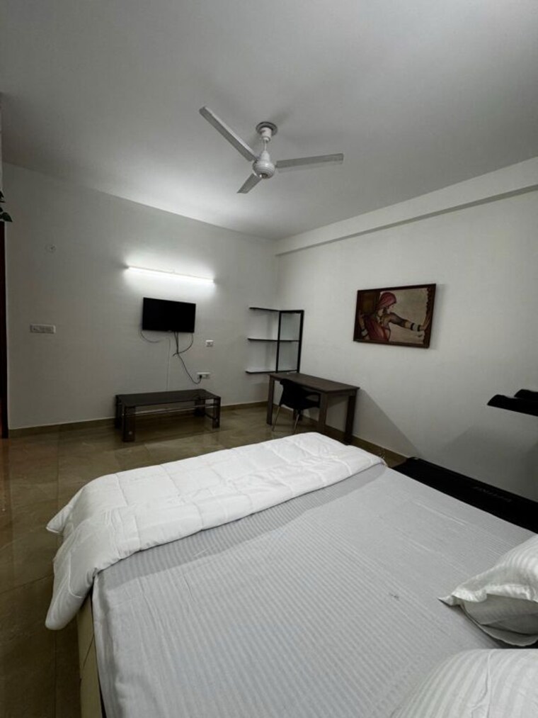Bedroom, realtech-the-luxurium 2 Bedroom 360 Sq.Ft. Builder Floor In Sushant Lok I Gurgaon 10335439