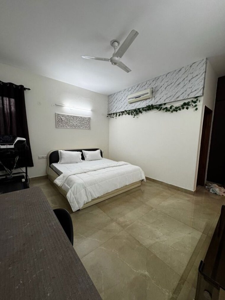 Bedroom, realtech-the-luxurium 2 Bedroom 360 Sq.Ft. Builder Floor In Sushant Lok I Gurgaon 10335439