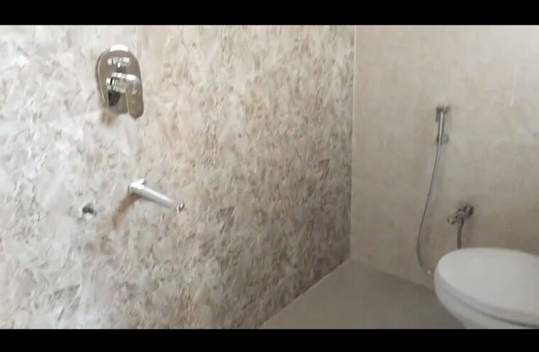 Bathroom, nav-sai-dham-chs 1 Bedroom 580 Sq.Ft. Apartment In Thane West Thane 10324776