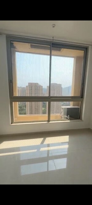 Room in 2 BHK Apartment at Hiranandani Estate Alina, Ghodbunder Road – for Rent
