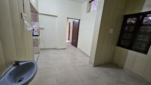 Room in 2 BHK Apartment at Dilshad Garden – for Rent