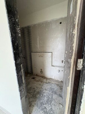 Bathroom in 3 BHK Apartment at Sheth Avante, Kanjurmarg West – for Rent