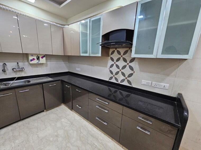 Kitchen, dlf-city-gurgaon 2 Bedroom 120 Sq.Ft. Builder Floor In Sector 27 Gurgaon 10335469