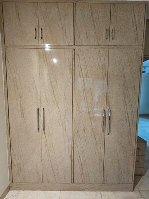 Furnished Amenities in 2 BHK Builder Floor at DLF City Gurgaon, Sector 27 – for Rent