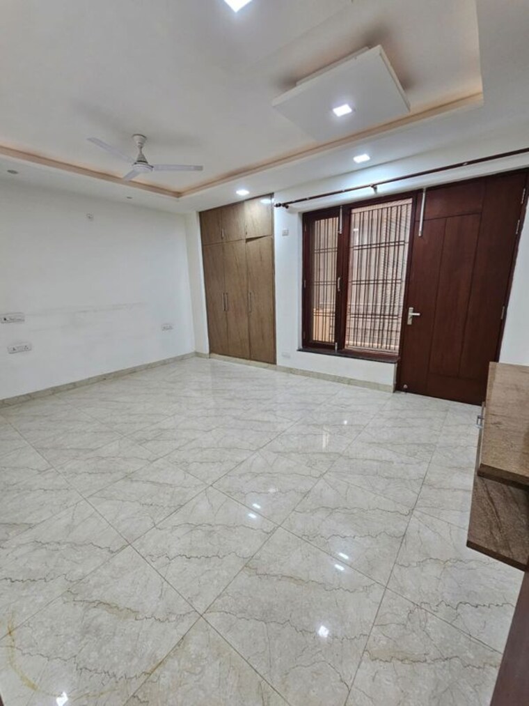 Room, dlf-city-gurgaon 2 Bedroom 120 Sq.Ft. Builder Floor In Sector 27 Gurgaon 10335469