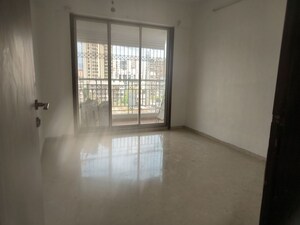 Room in 3 BHK Apartment at Elite Grandeur, Kharghar – for Rent