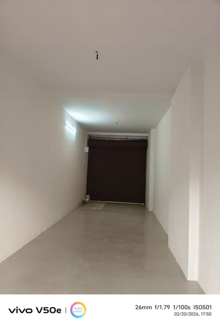 Room, andheri west Commercial Shop 360 Sq.Ft. In Andheri West Mumbai 10335604