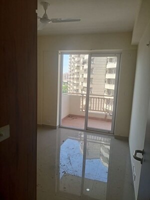 Room in 3.5 BHK Apartment at Ansal Height 86, Sector 86 – for Rent