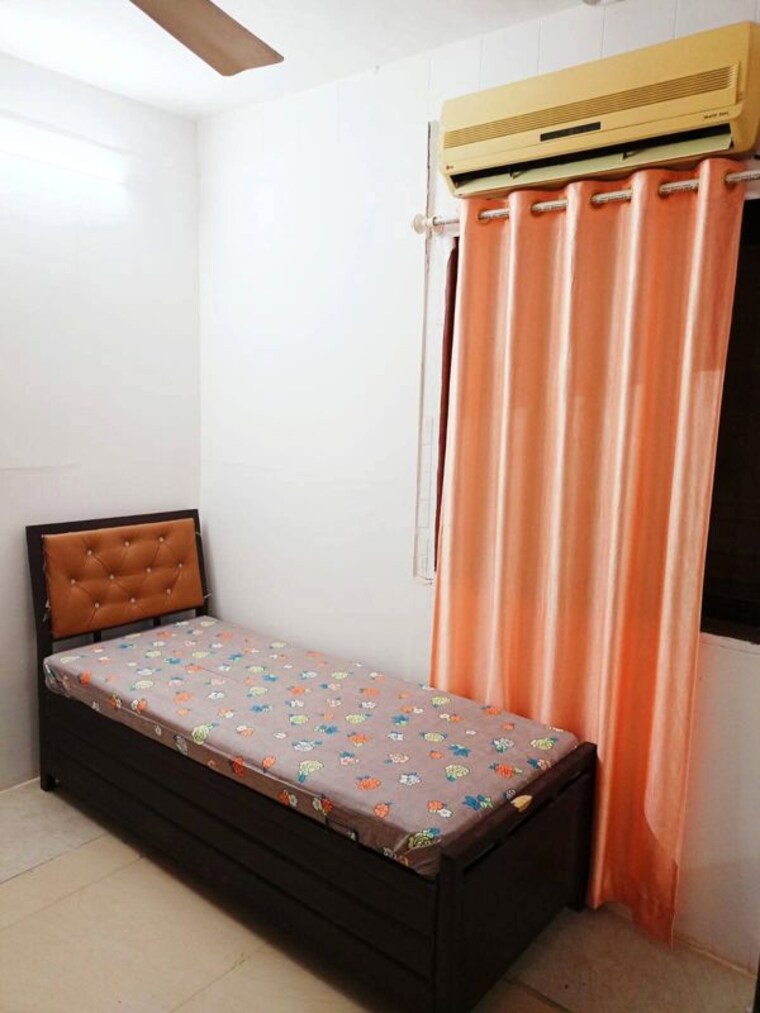 Bedroom, gokuldham colony Pg For Boys & Girls In Gokuldham Colony 10335606