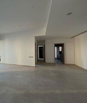 Room in 4 BHK Apartment at Rustomjee Crown, Prabhadevi – for Rent