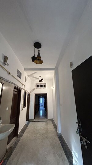  2 BHK Independent House at Nizamuddin – for Rent