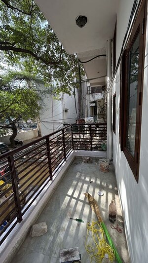 Balcony in 2 BHK Independent House at Nizamuddin – for Rent
