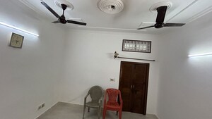 Room in 2 BHK Independent House at Nizamuddin – for Rent