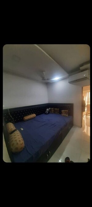 Bedroom in 1 RK Apartment at Goregaon East – for Rent