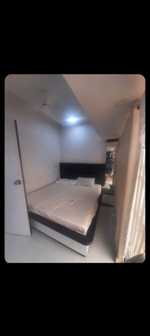 Bathroom in 1 RK Apartment at Goregaon East – for Rent