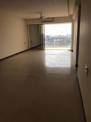 Bedroom in 3.5 BHK Apartment at Juhu – for Rent