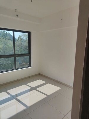 Room in 2 BHK Apartment at Godrej The Trees, Vikhroli East – for Rent