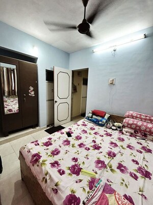 Bedroom in 3 BHK Apartment at Balkum Pada – for Sale