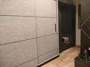 Room in 2 BHK Apartment at Sheth Auris Bliss, Malad West – for Rent