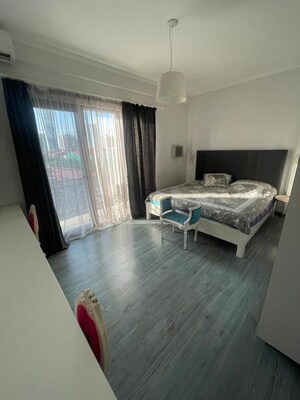 Bedroom in 4 BHK Apartment at Oberoi Realty Sky Heights, Andheri West – for Sale